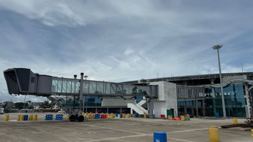 Civil aviation ministry asks CAAB to halt Cox’s Bazar airport upgrade