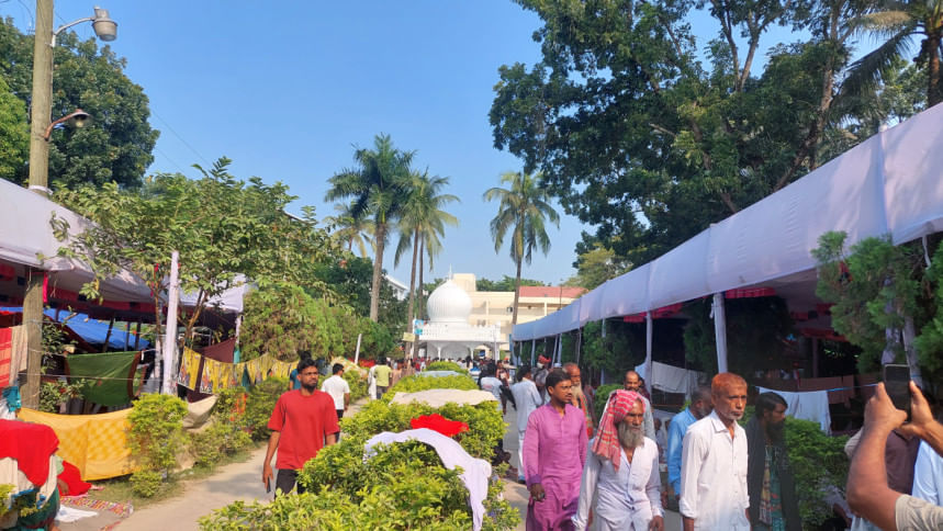 Farewell tunes fill the Akhra Bari as Lalon devotees prepare to return home Farewell tunes fill the Akhra Bari as Lalon devotees prepare to return home
