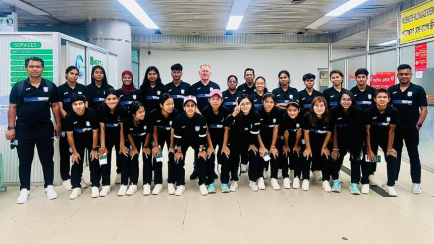 Women booters leave Dhaka for two friendlies in Bangkok