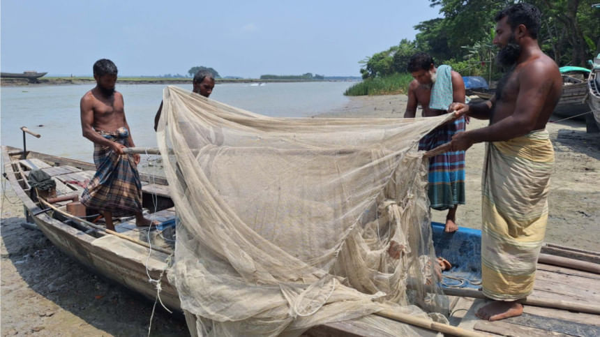 Cox’s Bazar fishermen set to return to sea tonight as 22-day ban ends