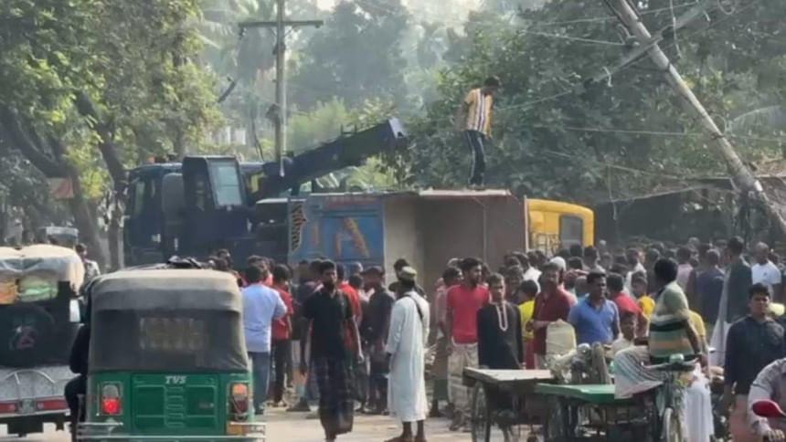 2 schoolchildren among three killed in Pabna road accident