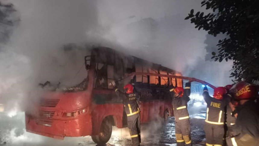 Two buses burnt in Dhaka within half an hour