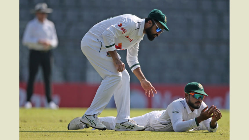 Butterfingers let visitors off the hook