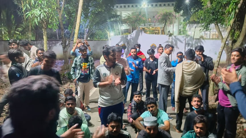 SUST students withdraw protest after VC assures Sucsu polls by Dec 10