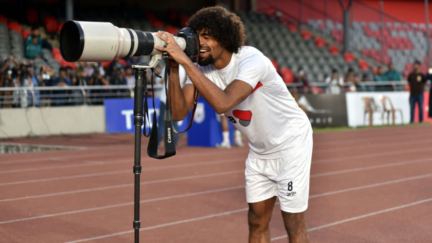 Hamza continues to click