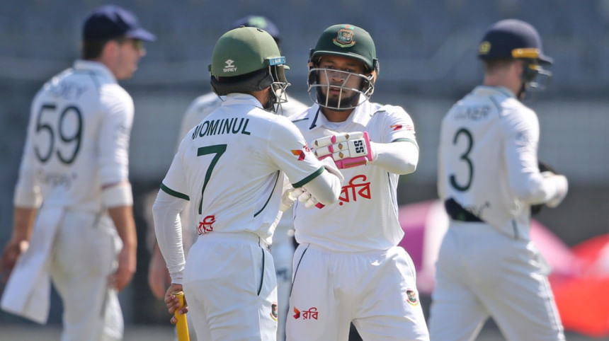 Mominul, Mushfiqur dig Bangladesh out of trouble