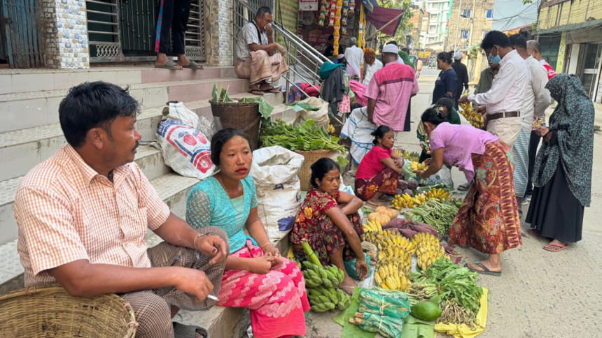Hill market turns popular in Cox’s Bazar