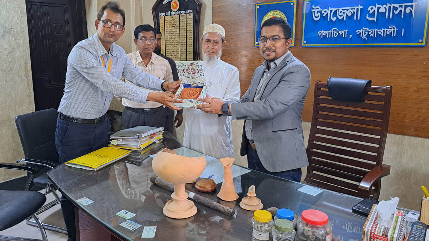 300-year-old artefacts unearthed by farmer in Patuakhali Patuakhali artefacts unearthed