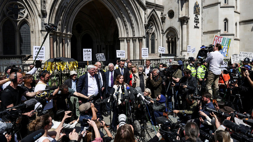 Julian Assange wins appeal bid Julian Assange wins appeal bid