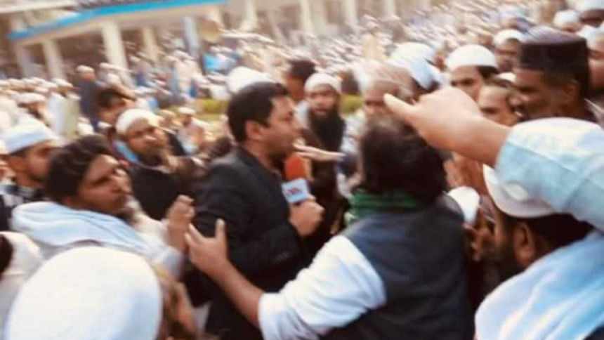 Journo attacked during live broadcast after referring to protesters as "Pro-Zubair"