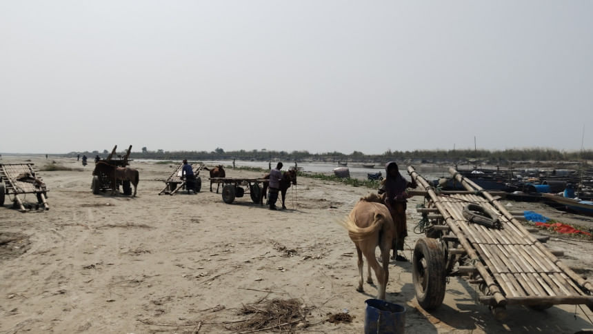 Horse carts, motorbikes keep life and economy moving in Padma chars