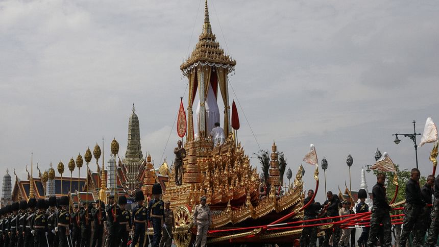 Tears in rain as Thais gather for late king's funeral Tears in rain as Thais gather for late king's funeral