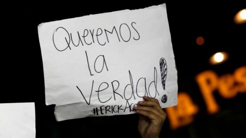 Mexico quake toll 361, 8 still missing in collapsed building The death toll from Mexico’s magnitude 7.1 earthquake rises to 361 after another casualty is confirmed in the capital, where a search continues at a collapsed seven-story office building in a central neighborhood.
