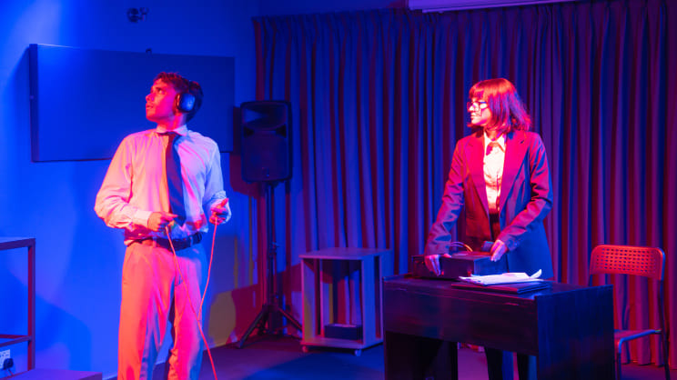 Spardha stages Bengali adaptation of Pinter’s ‘The Applicant’