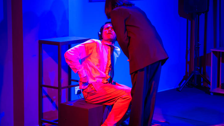 Spardha stages Bengali adaptation of Pinter’s ‘The Applicant’