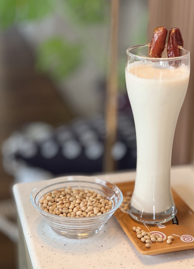 How to make soy milk Health Benefits of Soy Milk What's in Soy Milk