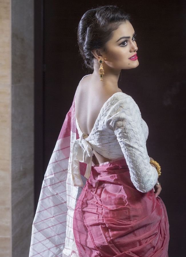 Elevate your sari game: Your guide to the trendiest sari blouses in town Elevate your sari game: Your guide to the trendiest sari blouses in town