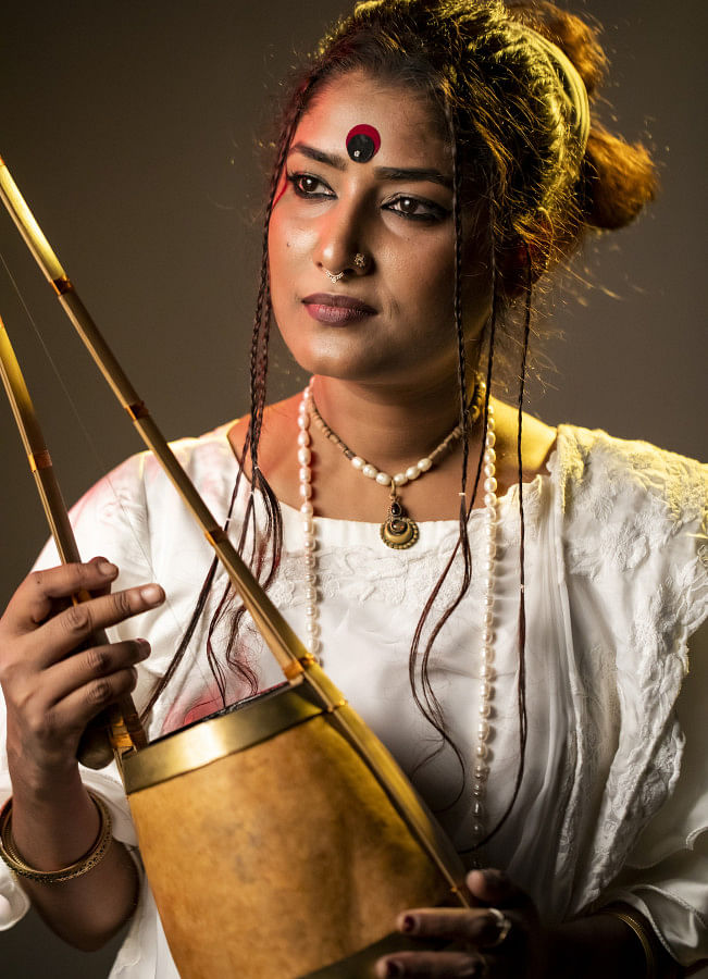 Suchona Shely : A modern Baul who speaks of harmony Suchona Shely : A modern Baul who speaks of harmony