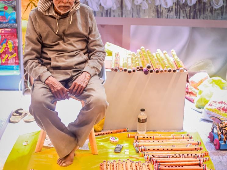 Echoes of a fading melody: The story of bansuri artist Kamol Sarker 