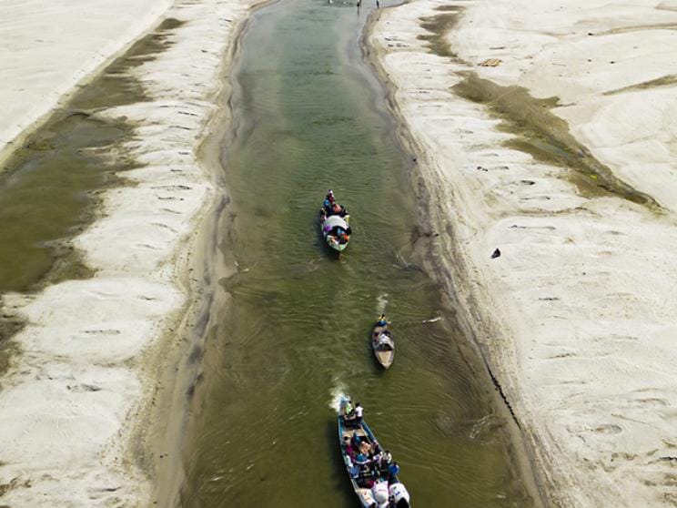 Shrinking Jamuna River, Jamuna in Bogura’s Sariakandi upazila, Jamuna River, Jamuna's river-bed shrinking, Bangladesh waterways shrinking, Challenges of Jamuna River's Seasonal Changes in Bogura, Dry Season Narrows Jamuna Channel in Bogura