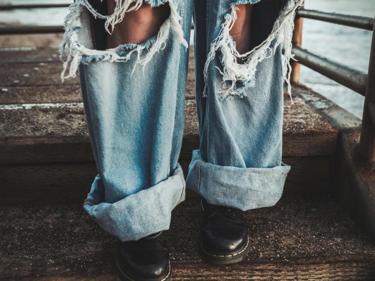 Baggy jeans are back, and millennials are still in denial                 tim-mossholder-vynfsla_yi4-unsplash.jpg