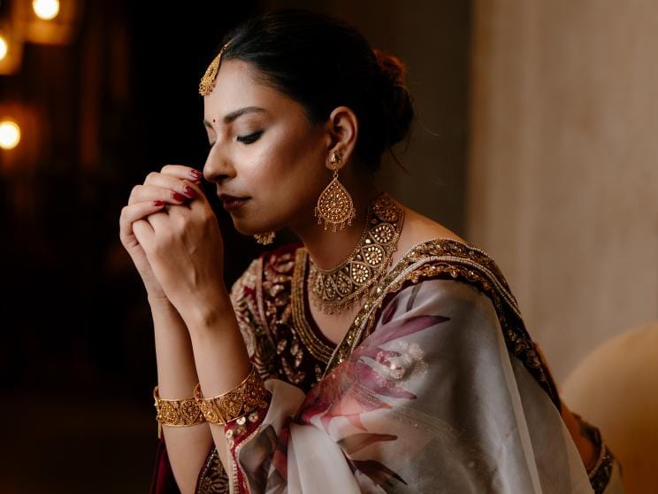Ditch the glitter; wear heritage: Benarasi and muslin sarees for the win