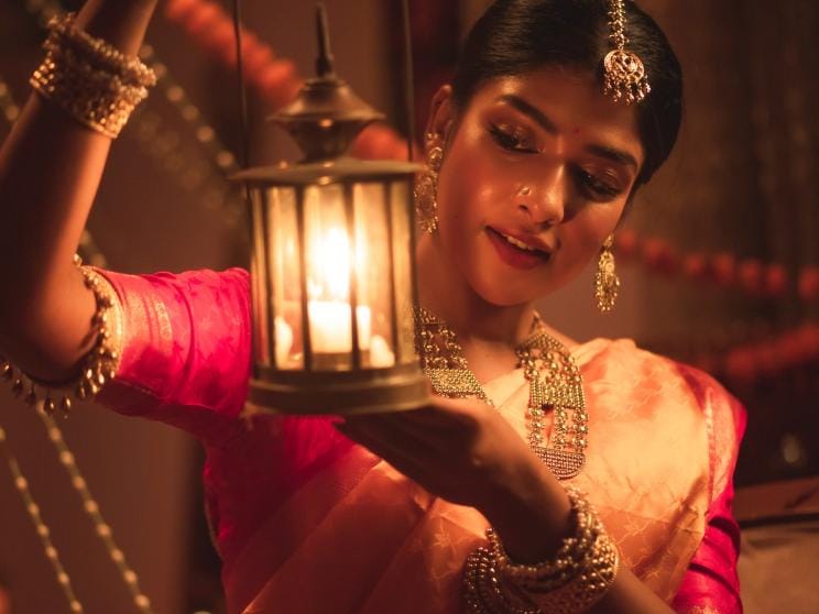 Sarika lights up cameo as ‘Roshni’ 