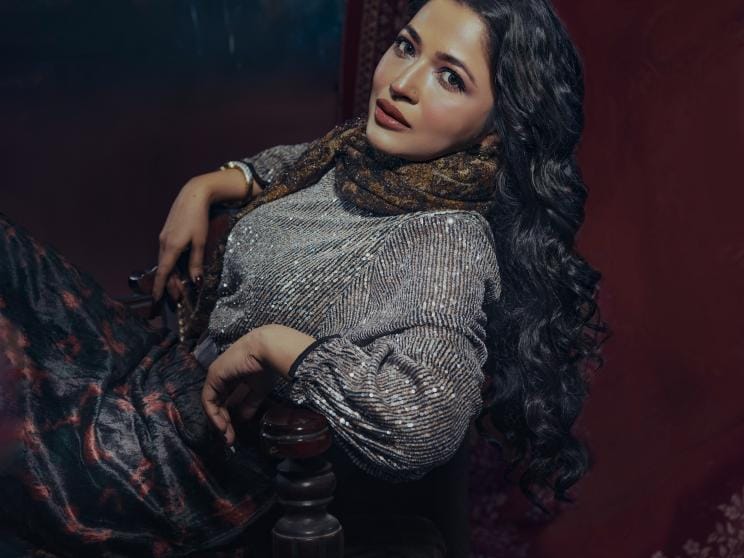 2.jpg    Azmeri Haque Badhan proves beauty is more than looks