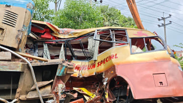 Cumilla_trainbus_crash-ED_1.jpg