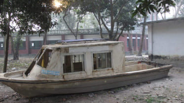 bera-pabna-river-ambulance-01.jpg
