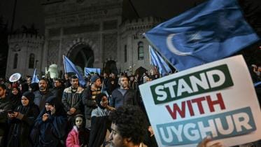 stand-uyghur.jpg