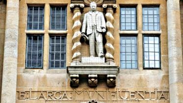 statue of Cecil Rhodes