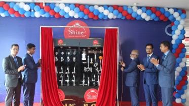 2. Photo-RFL introducs Shine Platinum bathroom fittings using bubble flow technology.JPG