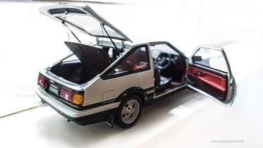 Autoart AE86 Toyota Trueno scale model 