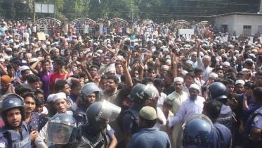Clash between Police and Religious Fanatics in Bhola