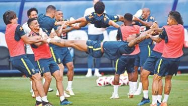 Brazil players World Cup celebrate