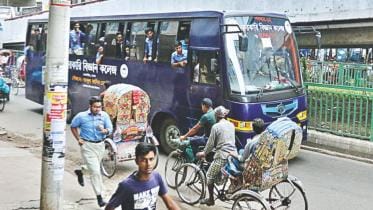 College bus going against traffic