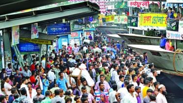 Eid holidaymakers.jpg