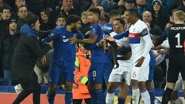 Everton-Lyon _clash.jpg