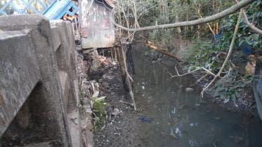 Grabbing puts canal.jpg