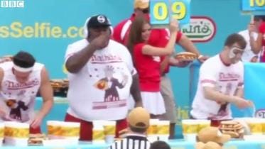 hot-dog-eating.jpg