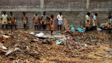 india wall collapse-web.jpg