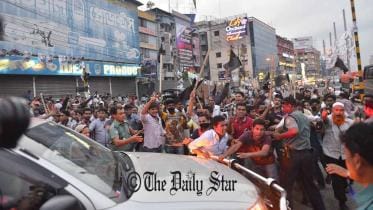 Khaleda motorcade-Emran Hossain2.jpg