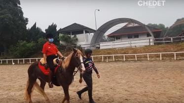 mahathir-horse-riding-yt-ann-wb.jpg