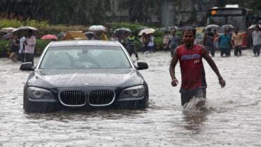 Mumbai-rain-flood.JPG