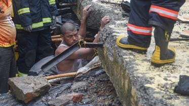 Mumbai-wall-collapse.jpg