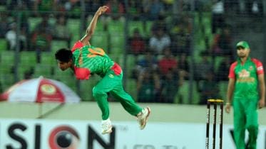 Mustafizur-bowls-NS.jpg
