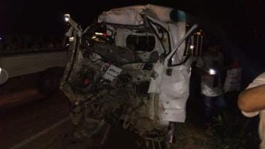 Narsingdi_Bus-Laguna collison pic 1  .jpeg