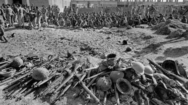 Pakistani prisoners-liberation war-magnum photo.jpg