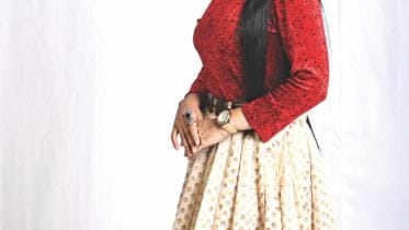 CloseUp1 Popular singer Putul